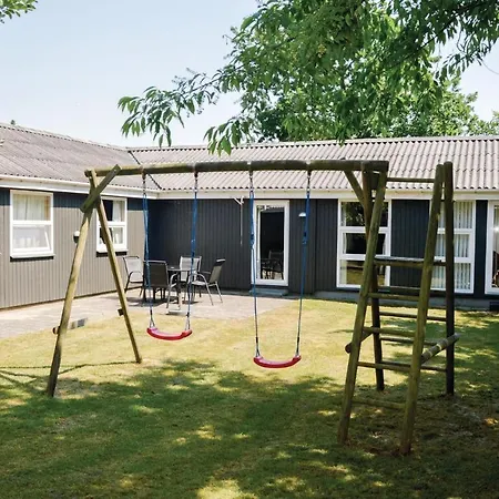 2 Bedroom Lovely In Holiday home Tarm